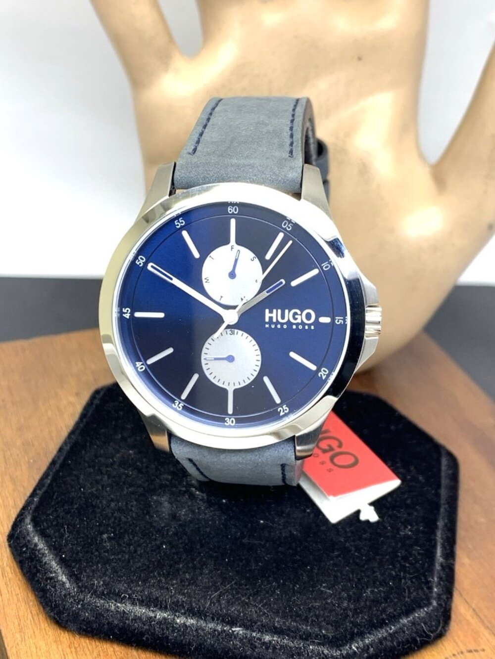 Hugo Boss Men's Watch 1530121 Quartz Blue Dial Silver Case Leather Band 41mm